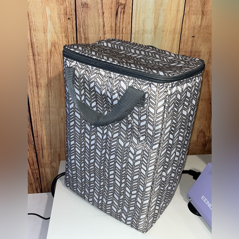 Thirty One Small Thermal Insert For Tote Gray Chevron Like New